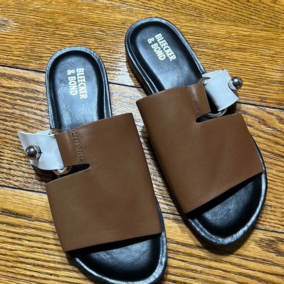 Bleecker & Bond Regina style brown & white sandals.  Size 6. - Picture 2 of 7